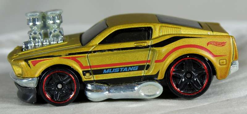 Hotwheels - 1968 Mustang DTX47 gold