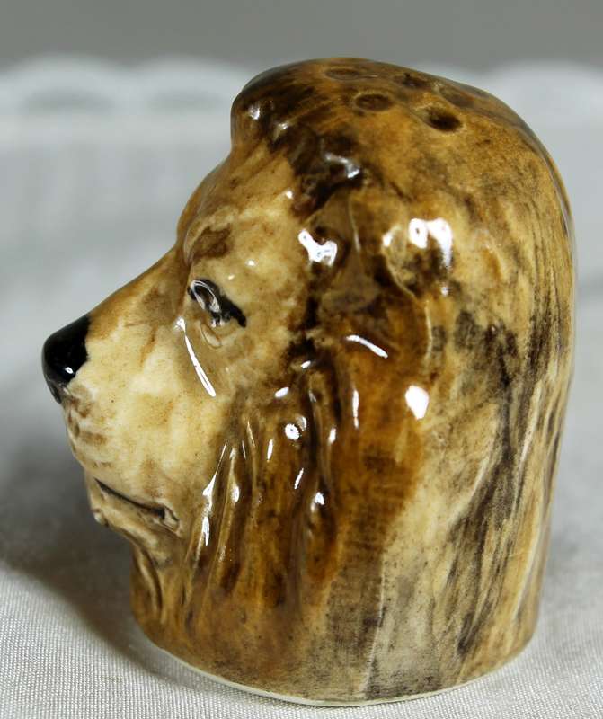 Sylvac thimble - Hand crafted lion