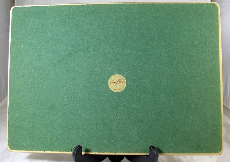 Lady Clare SA house cutting board