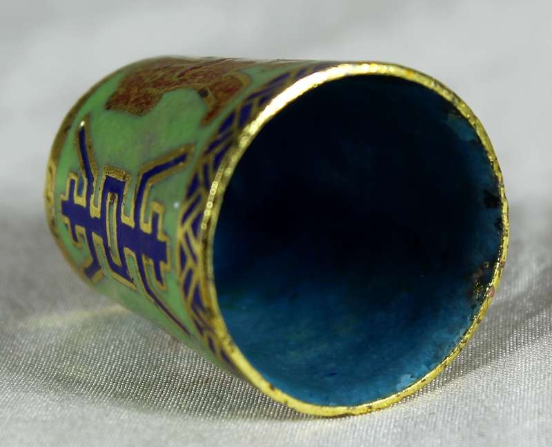 Cloisonne enameled thimble - Chinese zodiac - Dog