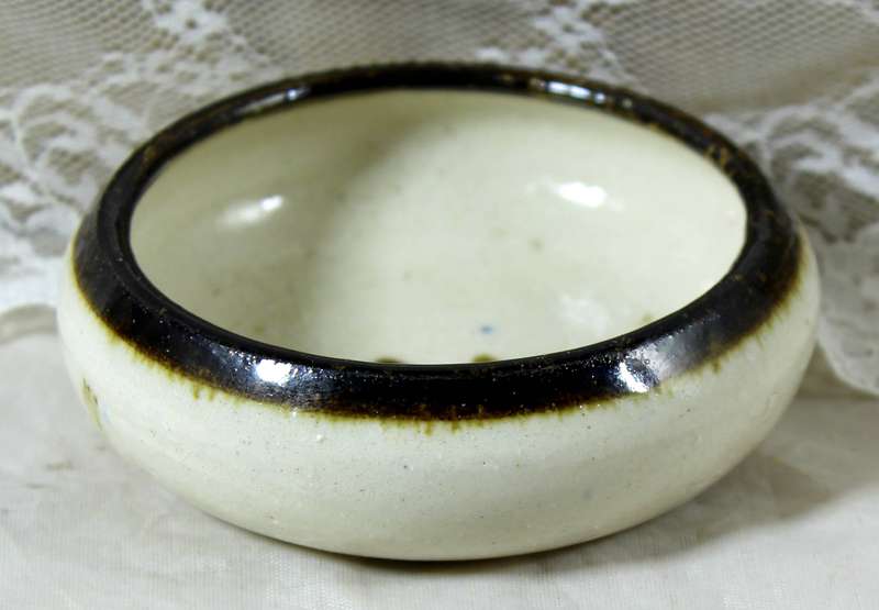 Glazed trinket dish