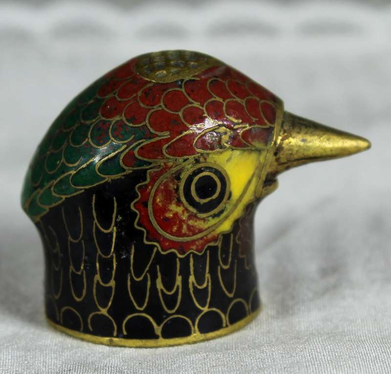 Cloisonne enameled thimble - Bird with beak