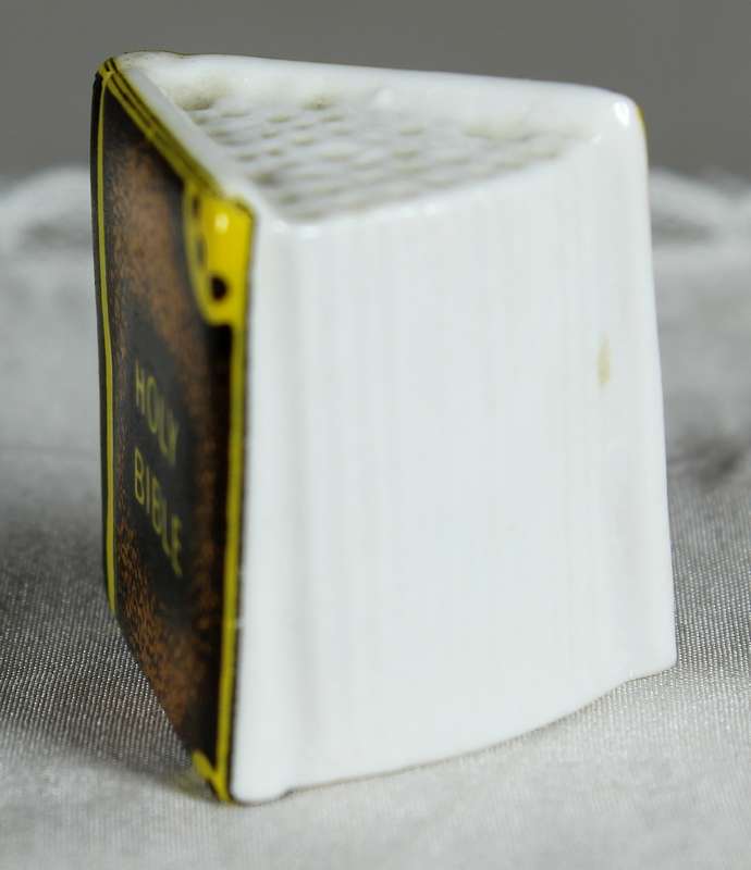 Bronte China thimble - Holy Bible