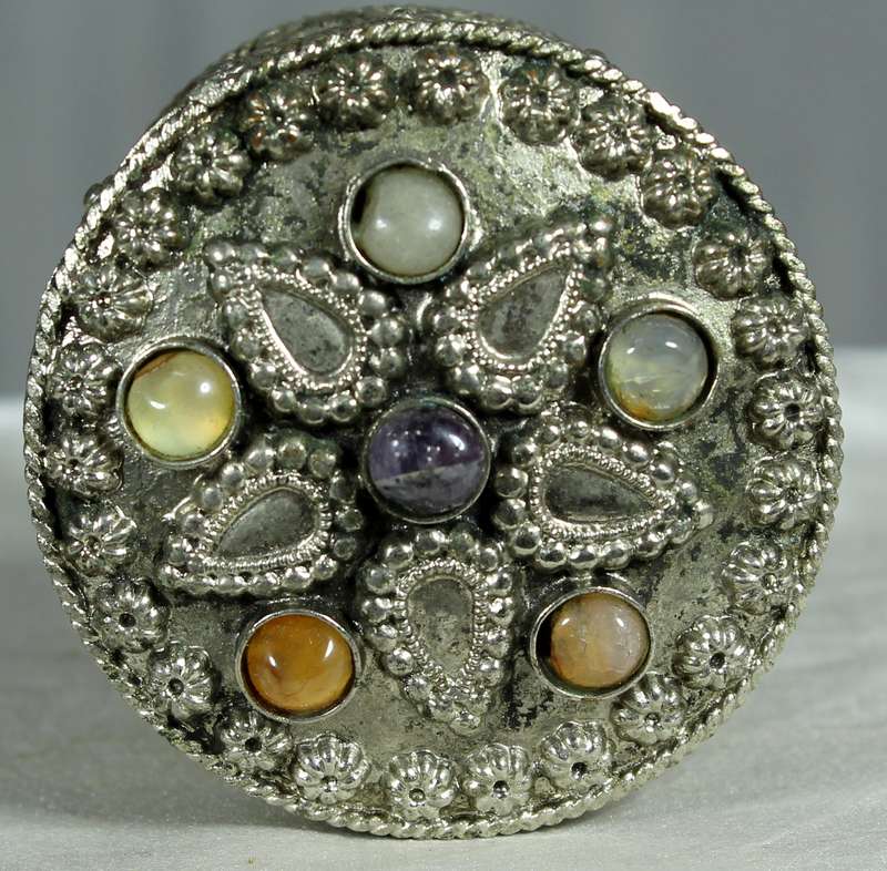 Semi precious stone and silver plated ring/pill box - med