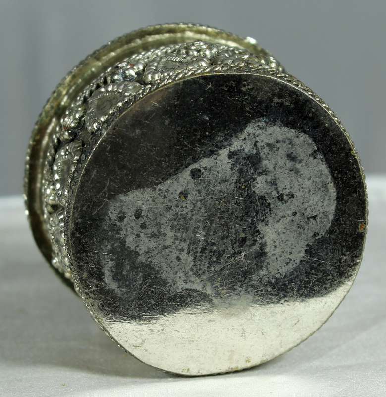 Semi precious stone and silver plated ring/pill box - med