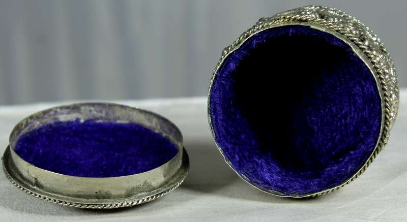 Semi precious stone and silver plated ring/pill box - med