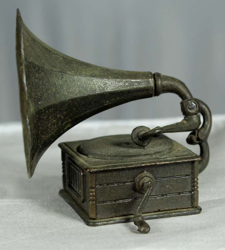 Gramophone sharpener