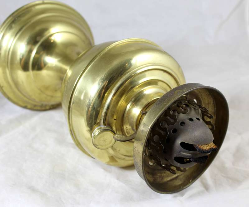 Brass paraffin lamp