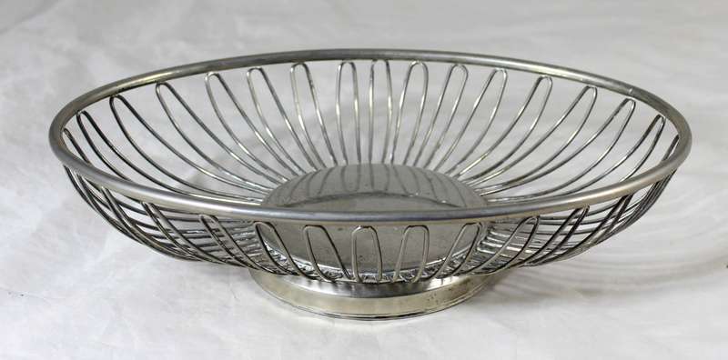 Small silver plated fruit bowl