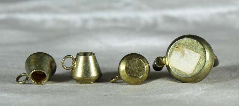 Miniature kettle and mugs