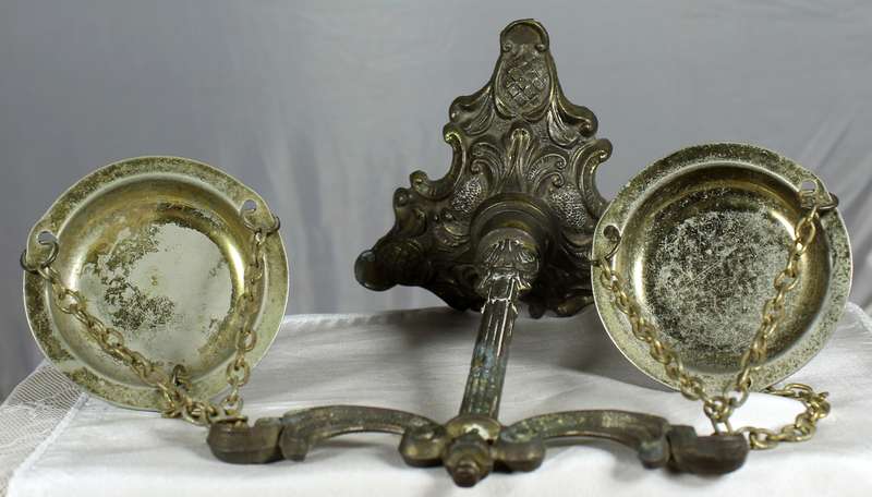Medium vintage balance scale