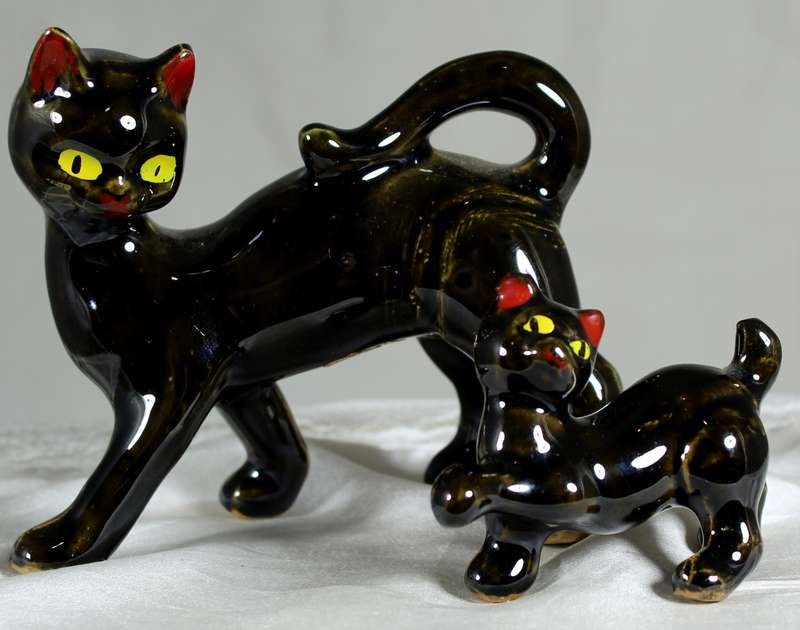 Lampde - Cat with kitten