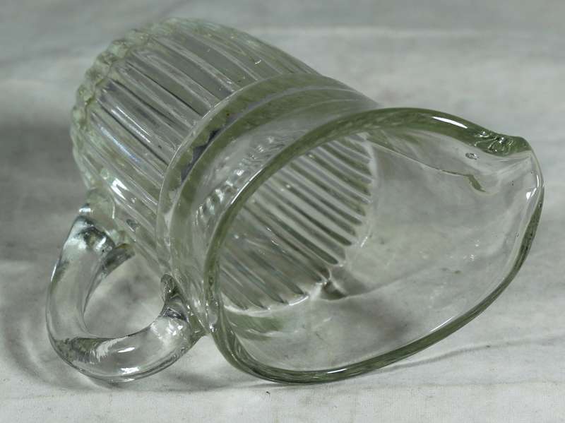 Glass creamer