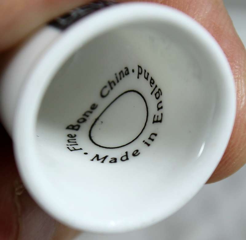Bone China thimble - Devizes visitor center