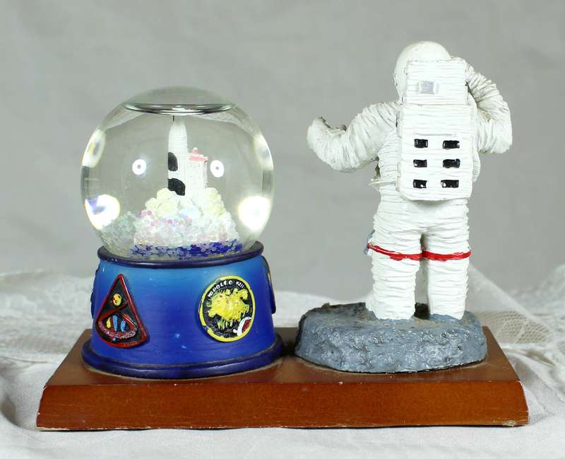 Kennedy space center globe and astronaut
