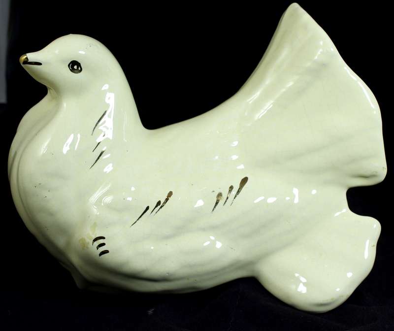 Pair of Large Creme & Gold Doves