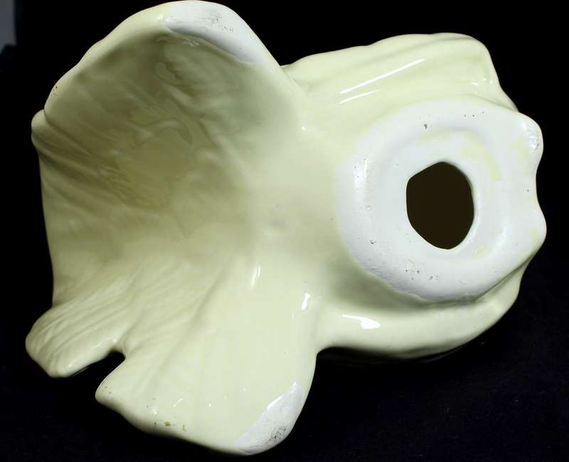 Pair of Large Creme & Gold Doves