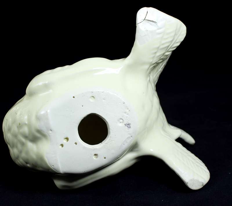 Pair of Large Creme & Gold Doves