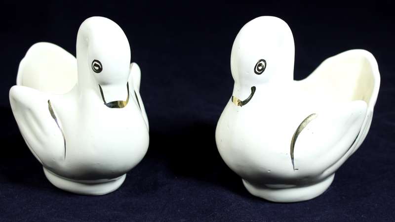 Pair of Creme & Gold Swans