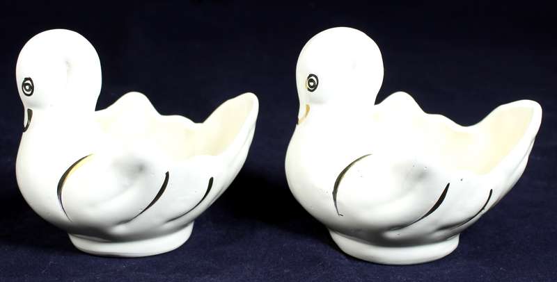 Pair of Creme & Gold Swans