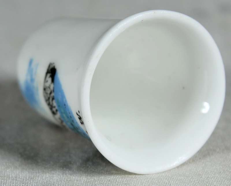Bone China thimble - the needles I.W.