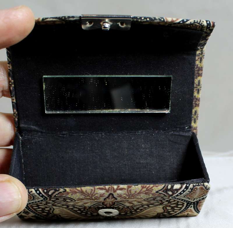 Lipstick Holder With Mirror
