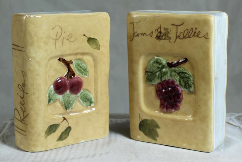 Recipes Book - Salt & Pepper Set