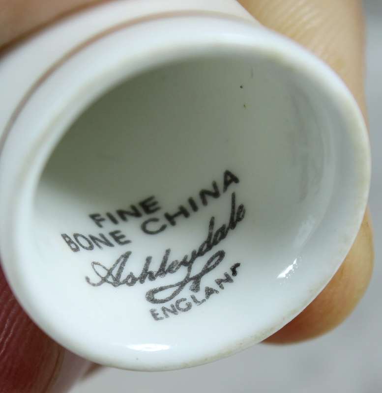 Bone China thimble - Ashleydale - happy birthday
