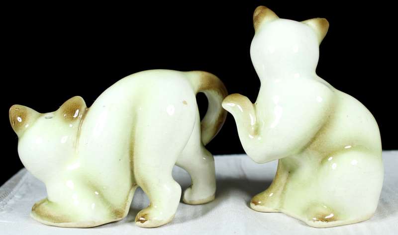 Pair of Cats Salt & Pepper Shaker Set