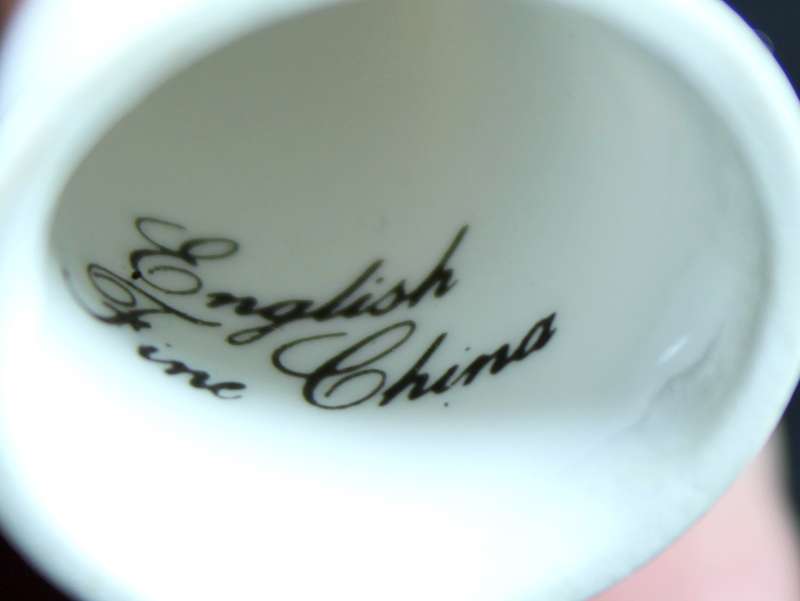 Porcelain Thimble - The Blue Boy