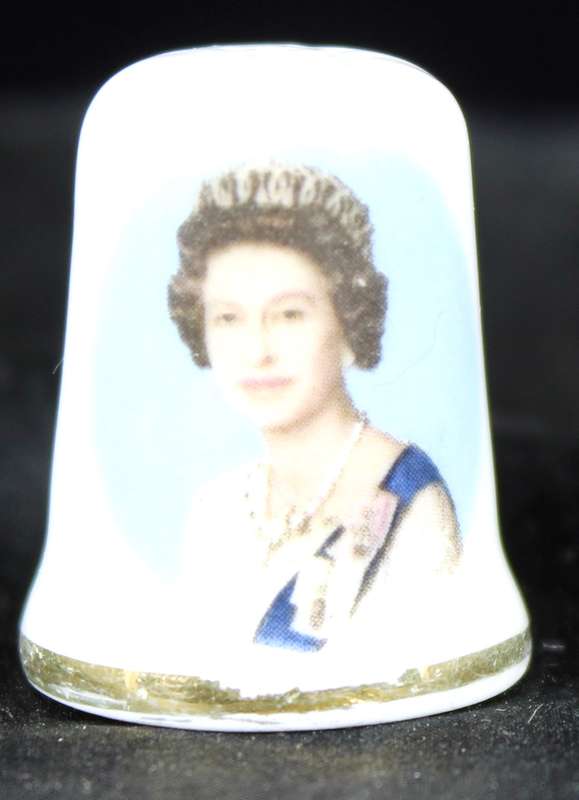 Royalty Thimble - St George - Queen Elizabeth II