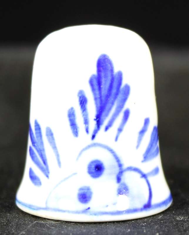 Porcelain Blue & White Thimble - Dutch Windmill & Blue Orion