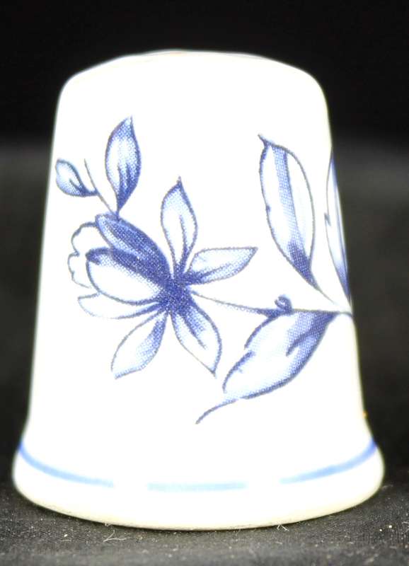 Porcelain Blue & White Thimble - Blue Leaves & Bulb