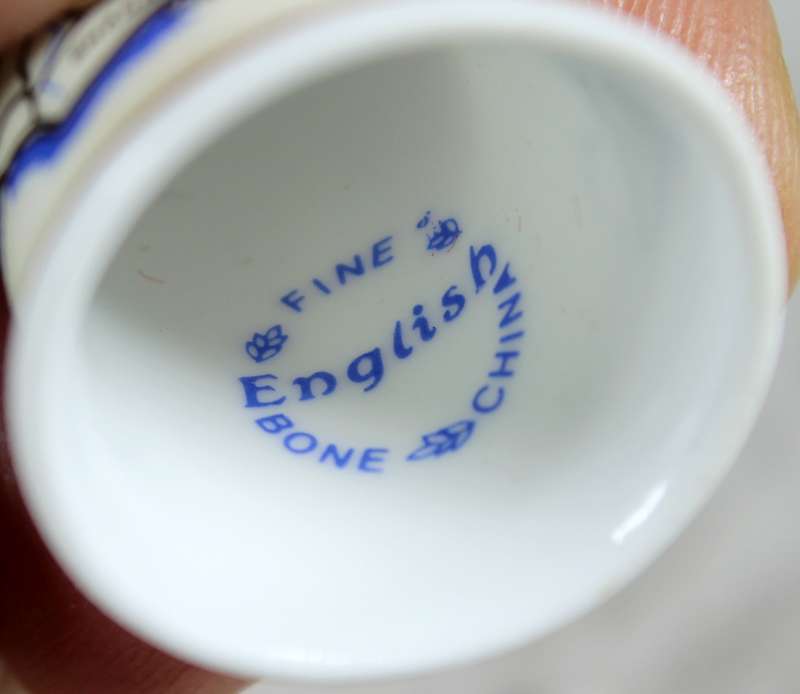 Bone China thimble - Isle of Wight