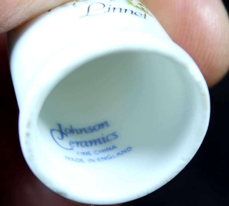 Porcelain Thimble - Johnson - Linnet