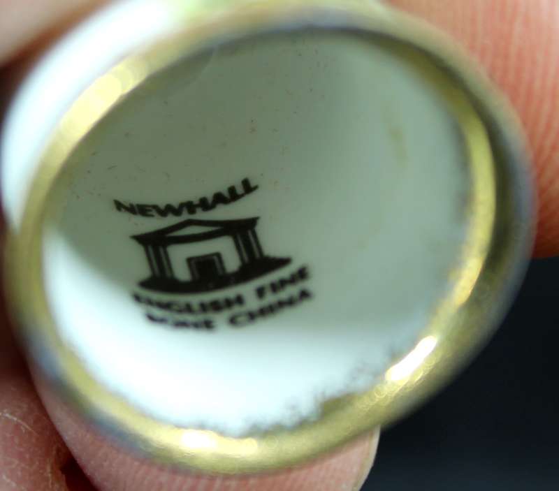 Porcelain Thimble - Newhall - Victorian Scene