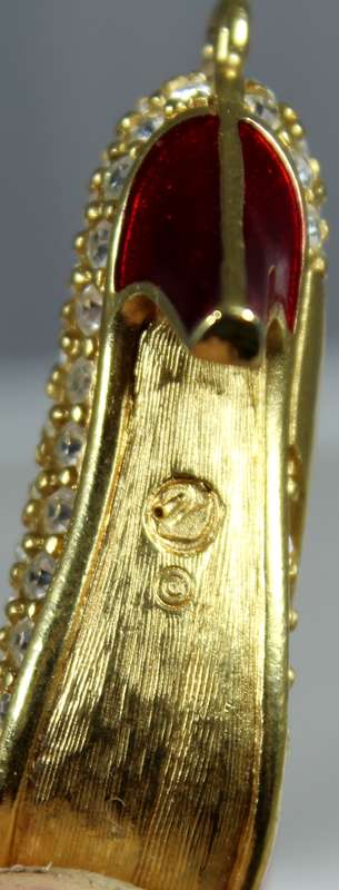 Miniature vintage Swarovski high heel shoe pendant - Red enamel - Gold tone