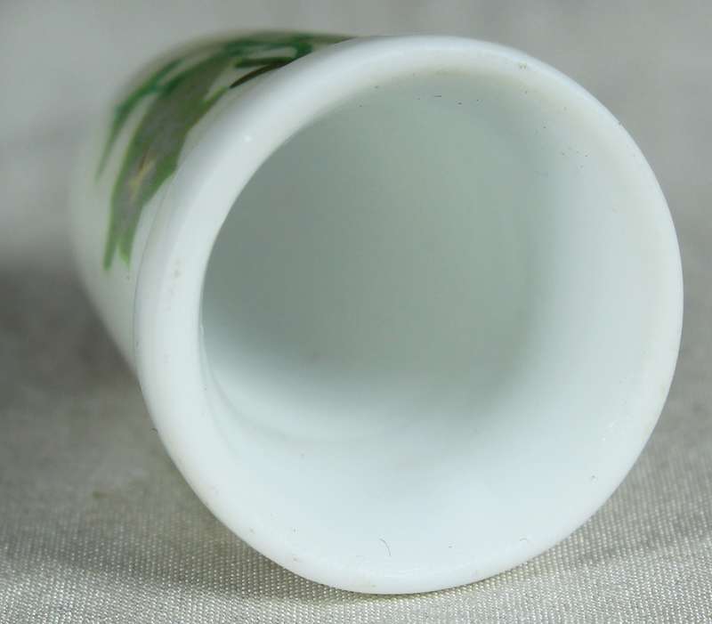 Bone China thimble - grey tulips