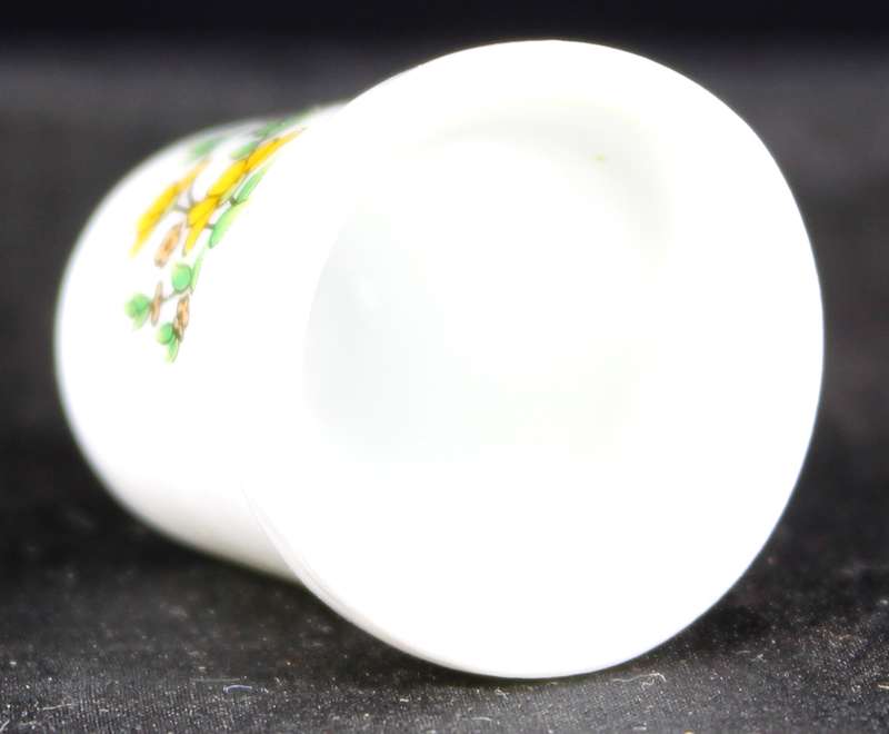 Porcelain Thimble - Yellow Flowers