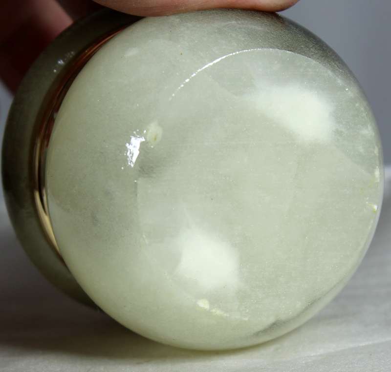 Small alabaster powder trinket box - Floral decoration on lid