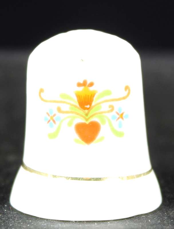 Porcelain Thimble - Red Heart with Flower