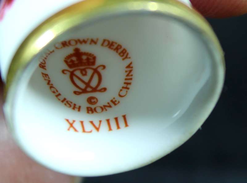 Porcelain Thimble - Royal Crown Derby XLVIII