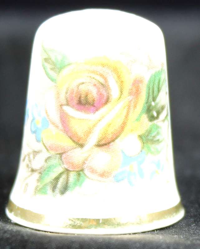 Porcelain Thimble - Masons - Roses