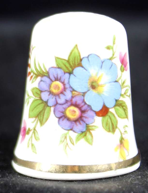 Porcelain Thimble - Masons - Flowers