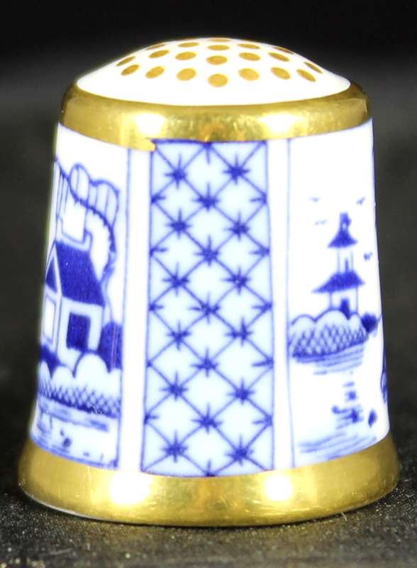 Porcelain Thimble - Royal Crown Derby XLVIII