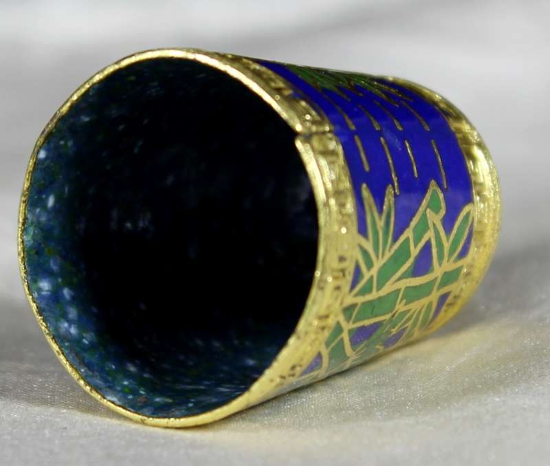 Cloisonne Thimble - Embossed Panda
