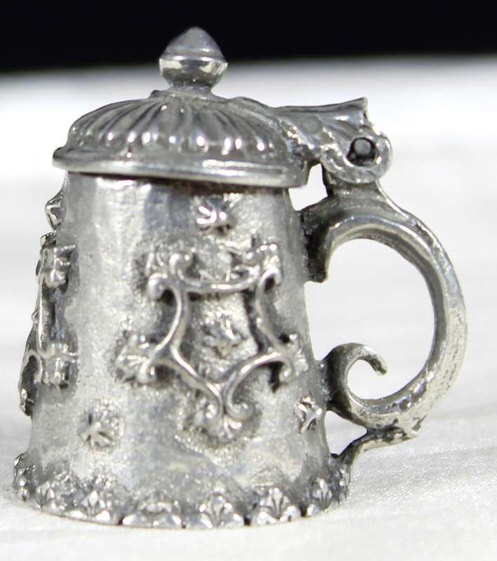 Metal thimble - tankard - embossed - lid functional