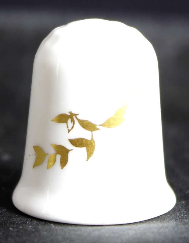 Porcelain Thimble - Coalport - Ship Motiv