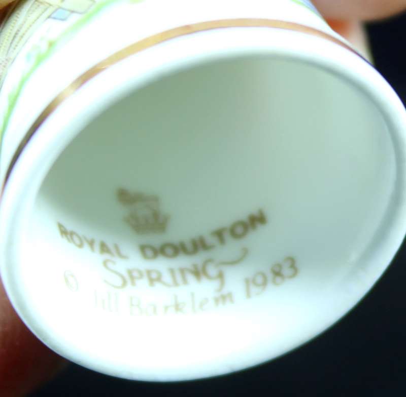 Porcelain Thimble - Royal Doulton - Spring