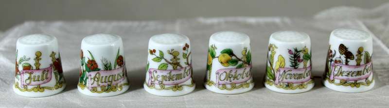 Porcelain Thimble - Hutschenreuther - Full Set - Flower of the Month